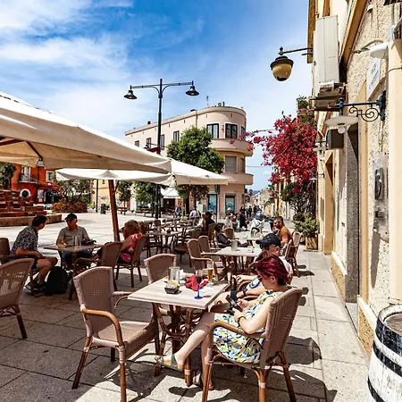 Cavour Living